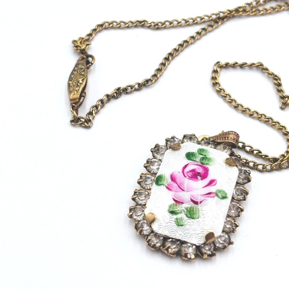 Vintage‎ Porcelain Pink Rose Pendant Necklace Gold Tone Rhinestone Halo 16 Inch
